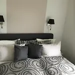 Hauschildt 4*