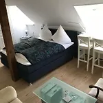 Hauschildt 4*